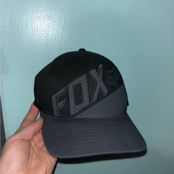 Fox Other - Fox Two-Tone Black and Gray Flex-fit Cap